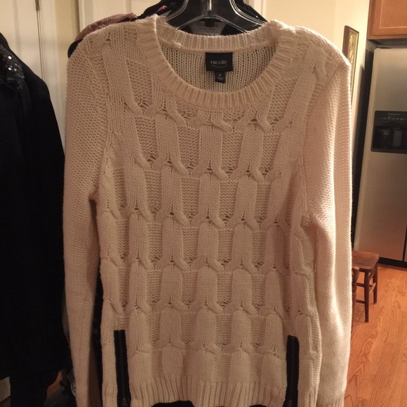NICOLE MILLER Ivory Sweater size Medium - Picture 6 of 6